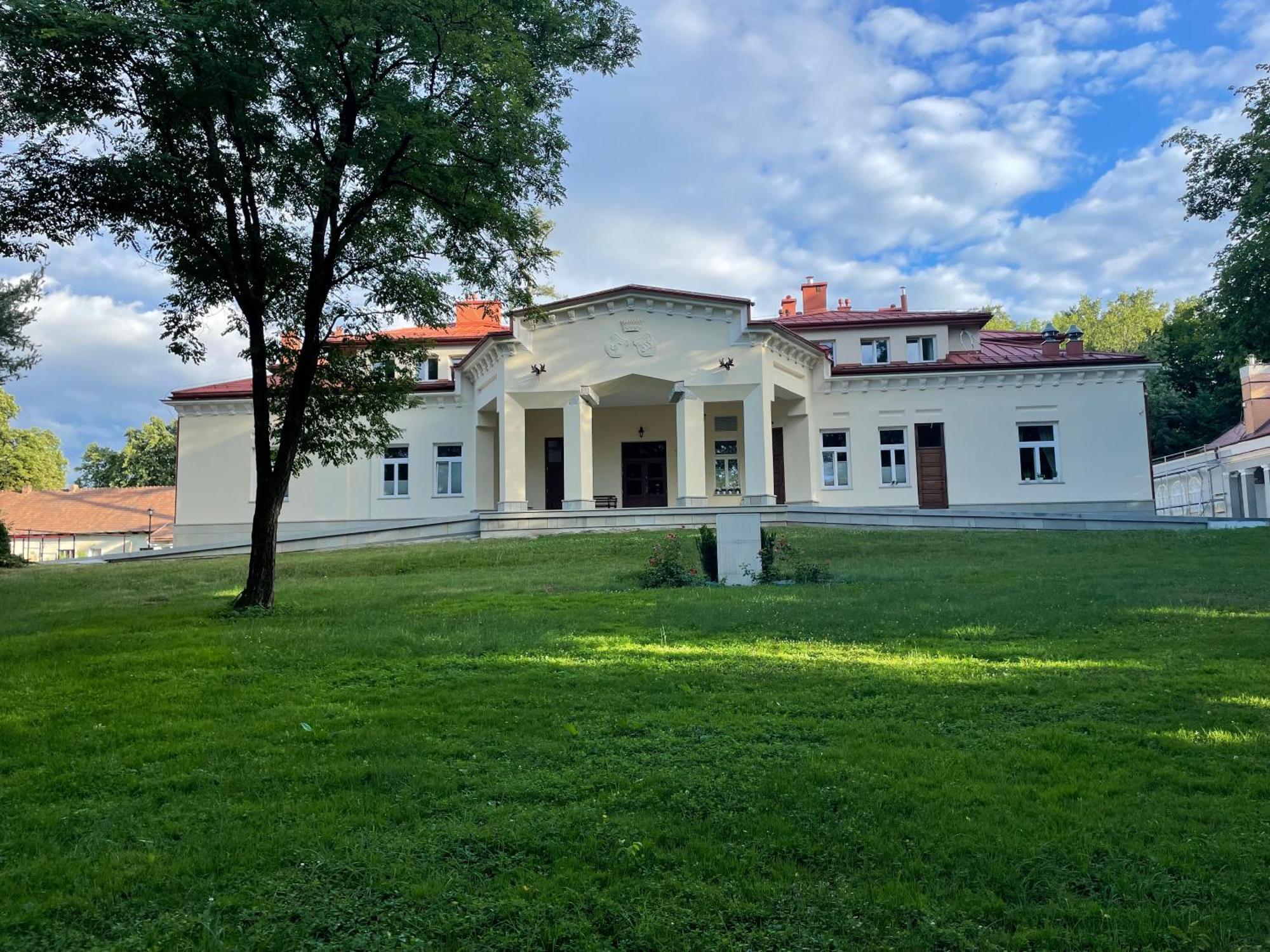 Zbylitowska Gora Palac Zbylitowskich מראה חיצוני תמונה